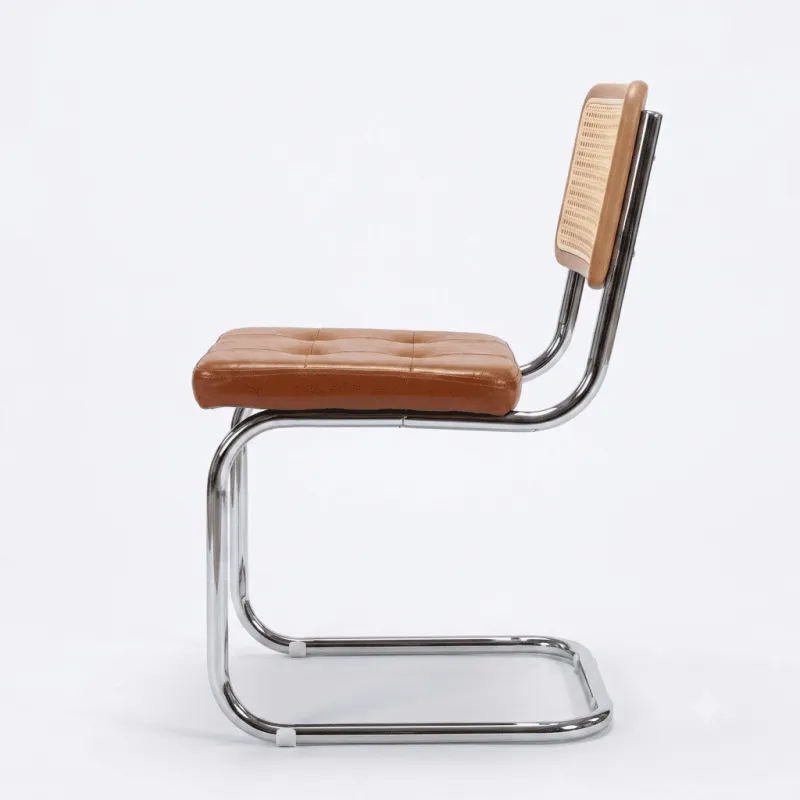 Silla de Comedor Cantilever en Cuero y Ratán de Diseño Mid-Century